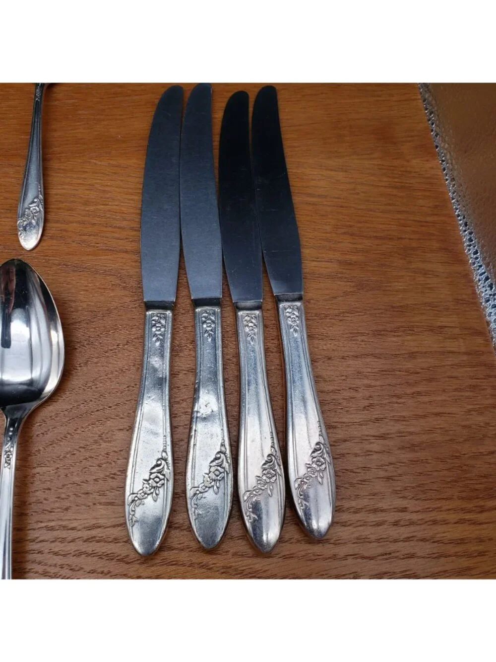 Tudor Plate Queen Bess II Flatware Set 4 Place Settings 20 Pc Oneida Silverplate